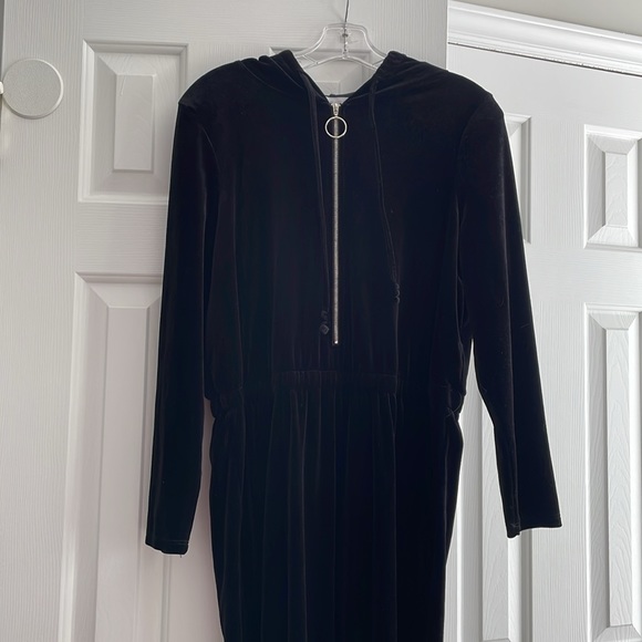 Black velour jumpsuit - Picture 2 of 10